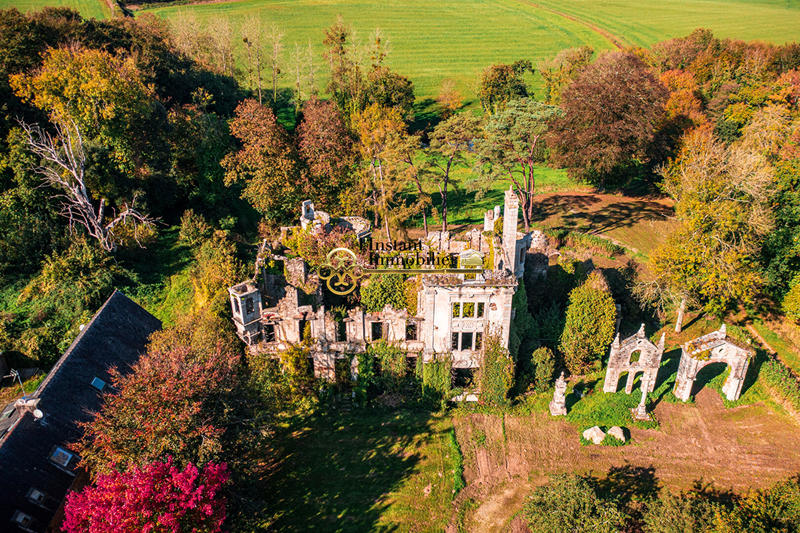 Demeure - 240 m² - 11 pièces