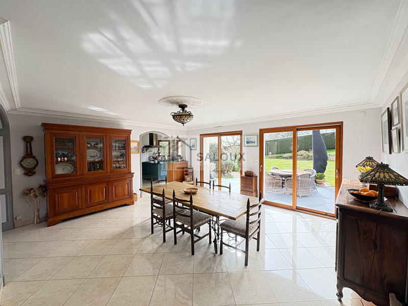 Maison - 176 m² - 7 pièces