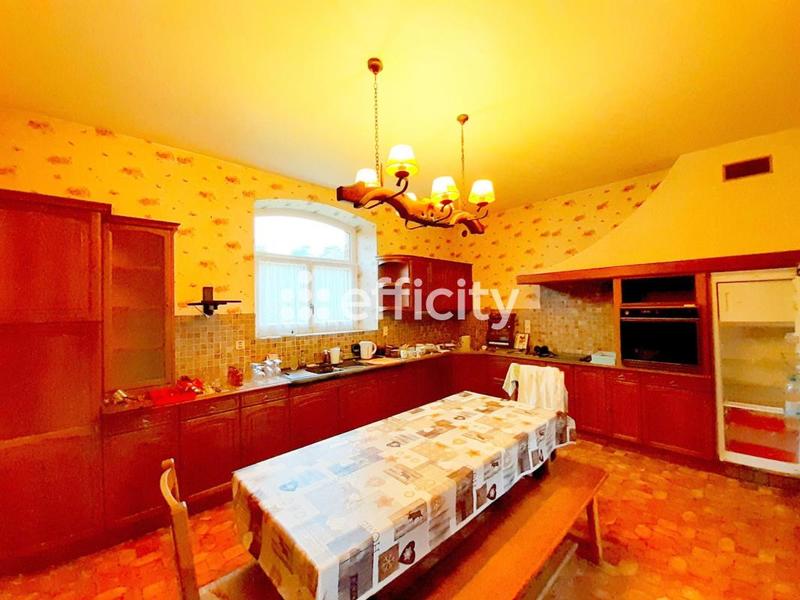 Maison - 166 m² - 7 pièces