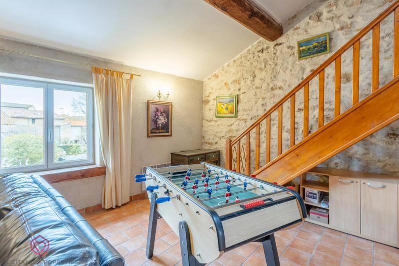 Maison de village - 305 m² - 11 pièces