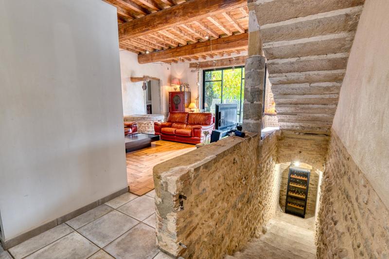 Maison - 342 m² - 9 pièces