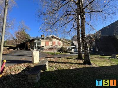 Maison - 344 m² - 8 pièces