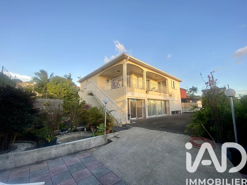 Maison - 198 m² - 5 pièces