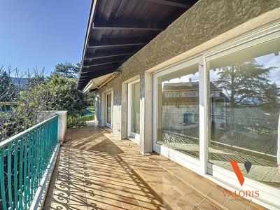 Maison - 201 m² - 7 pièces