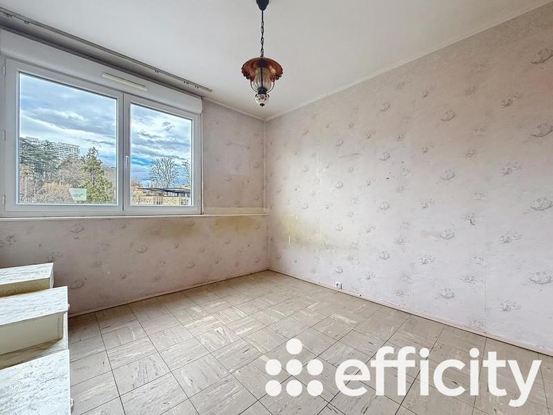 Appartement - 85 m² - 5 pièces