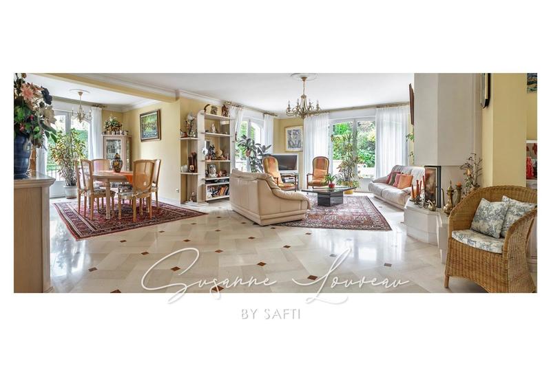 Villa - 215 m² - 9 pièces