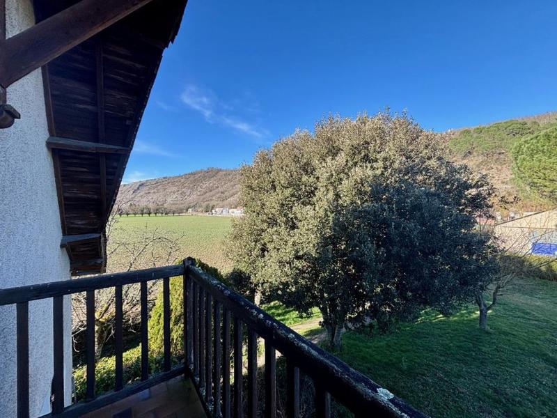 Maison - 230 m² - 6 pièces