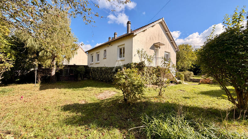 Maison - 90 m² - 7 pièces