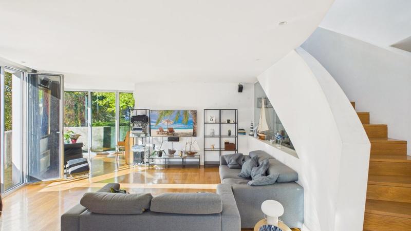 Maison - 320 m² - 8 pièces