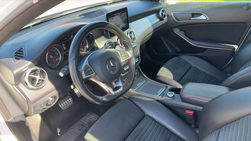 Mercedes Classe Gla 1.6 180 122.0 Fascination - Automatique Toit ouvrant