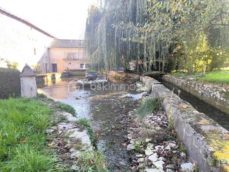 Demeure - 199 m² - 12 pièces