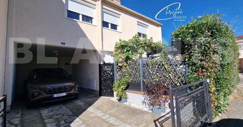 Maison jumelée - 136 m² - 6 pièces