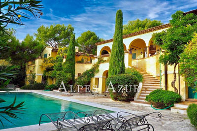 Villa - 251 m² - 5 pièces