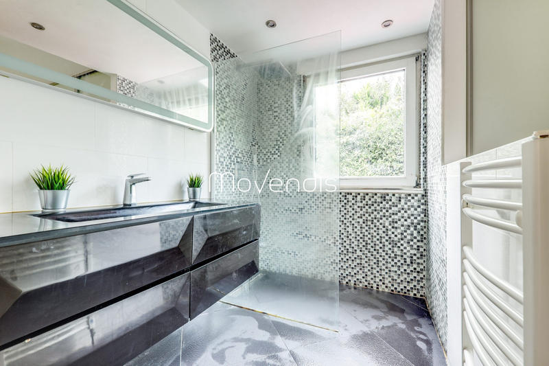 Maison contemporaine - 141 m² - 7 pièces