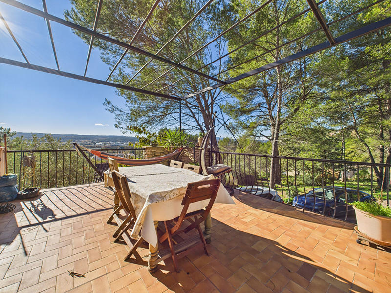 Maison - 250 m² - 10 pièces