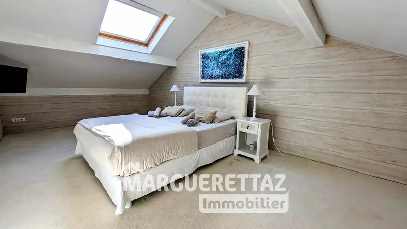 Maison - 266 m² - 8 pièces