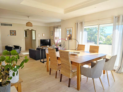 Villa - 183 m² - 6 pièces