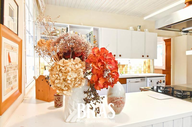 Maison - 372 m² - 7 pièces