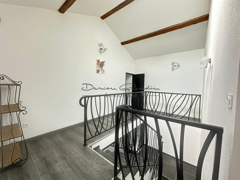 Maison - 245 m² - 8 pièces