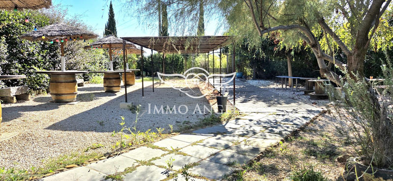 Mas - 240 m² - 13 pièces