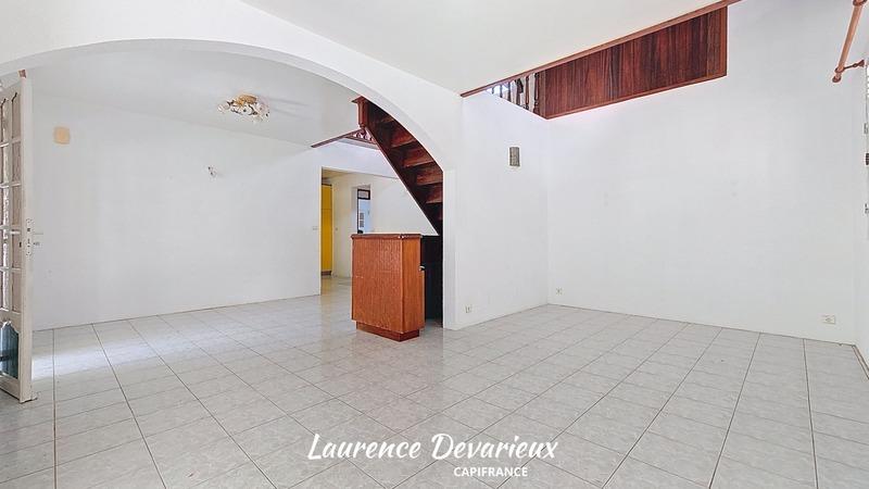 Maison - 204 m² - 5 pièces