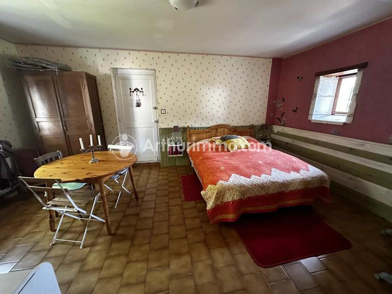 Maison - 210 m² - 6 pièces