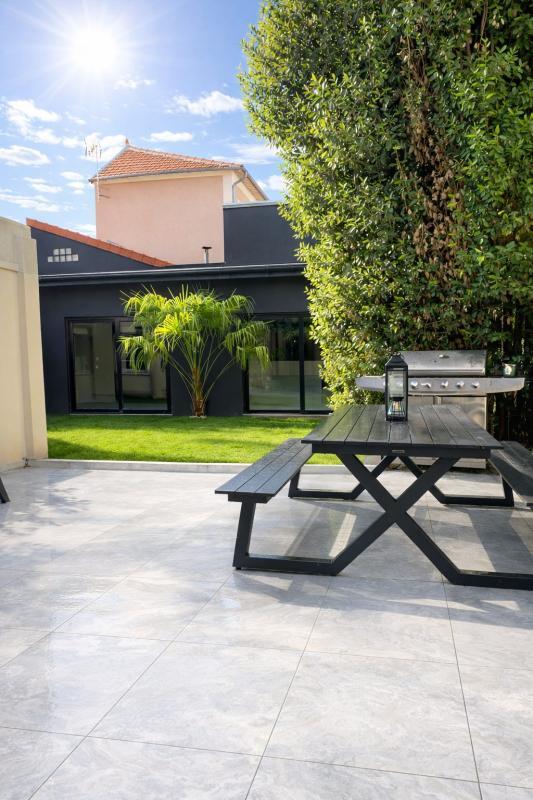 Demeure - 302 m² - 11 pièces