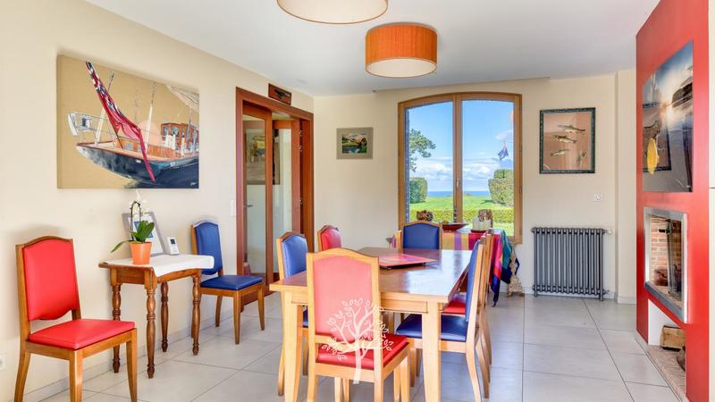 Maison - 193 m² - 5 pièces