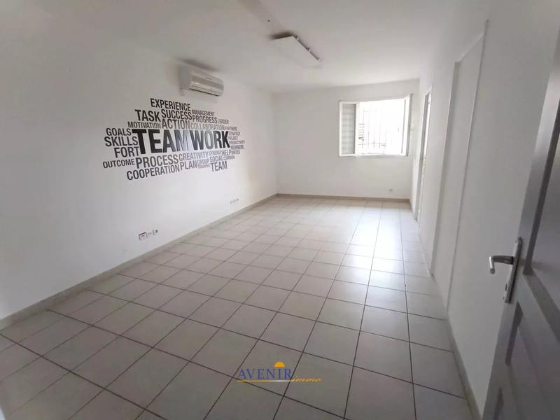 Local commercial - 338 m²