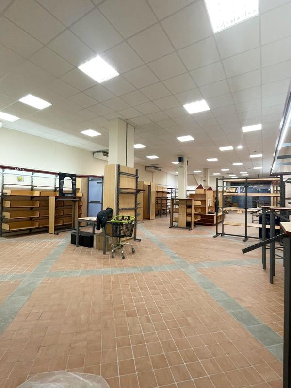 Local commercial - 285 m²