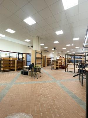 Local commercial - 285 m²