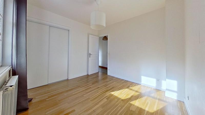 Maison - 214 m² - 5 pièces