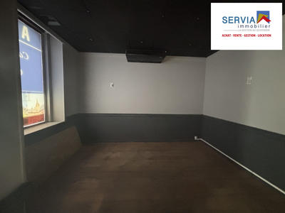 Local commercial - 79 m² - 1 pièce