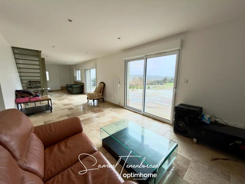 Propriété - 330 m² - 6 pièces