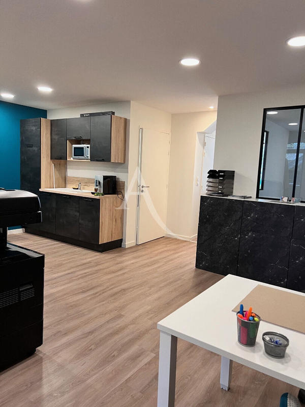 Local commercial - 87 m²