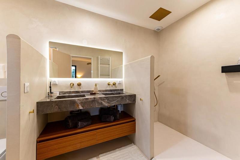 Maison - 181 m² - 7 pièces