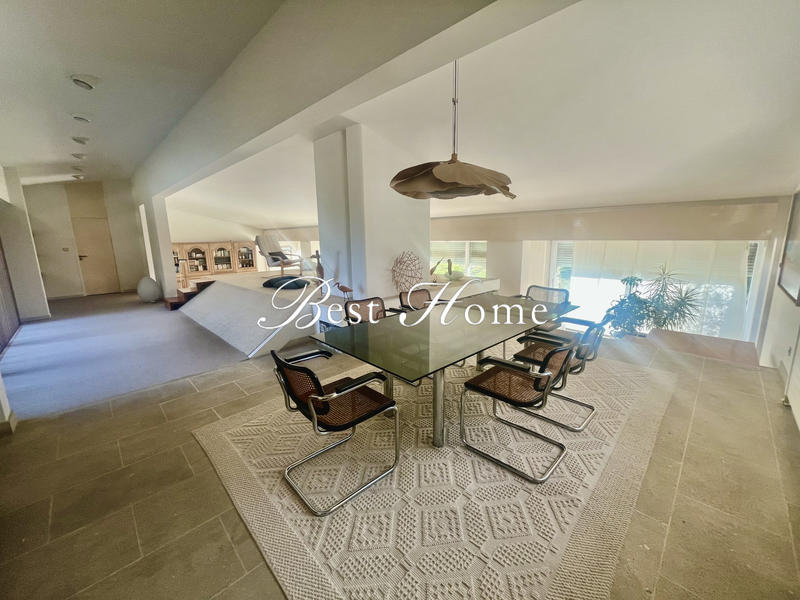 Propriété - 380 m² - 7 pièces