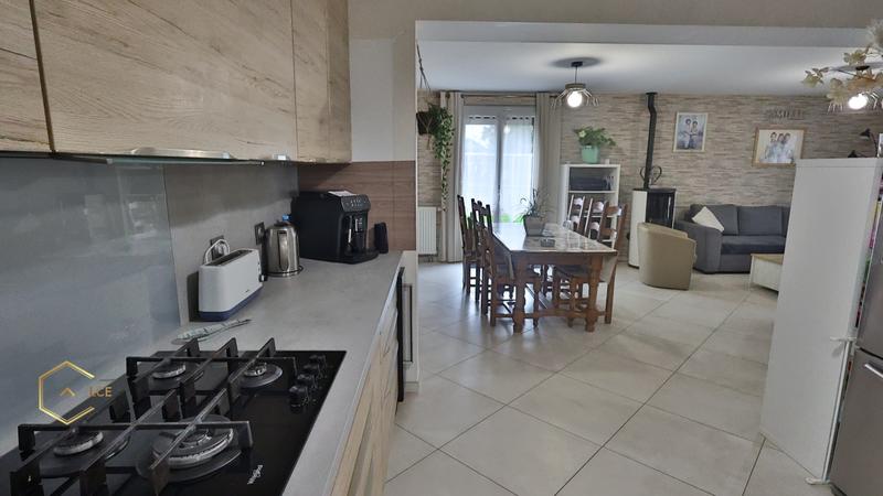 Maison - 127 m² - 7 pièces