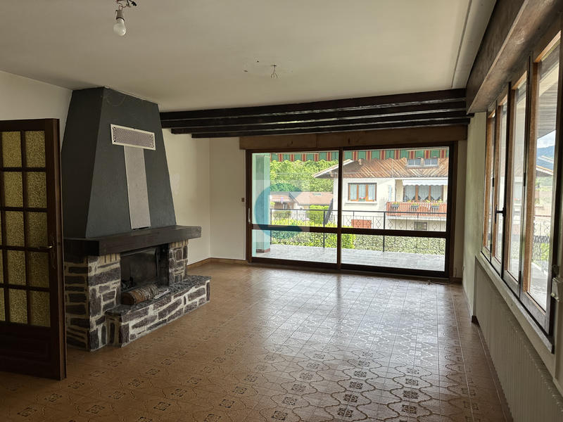 Maison - 187 m² - 9 pièces