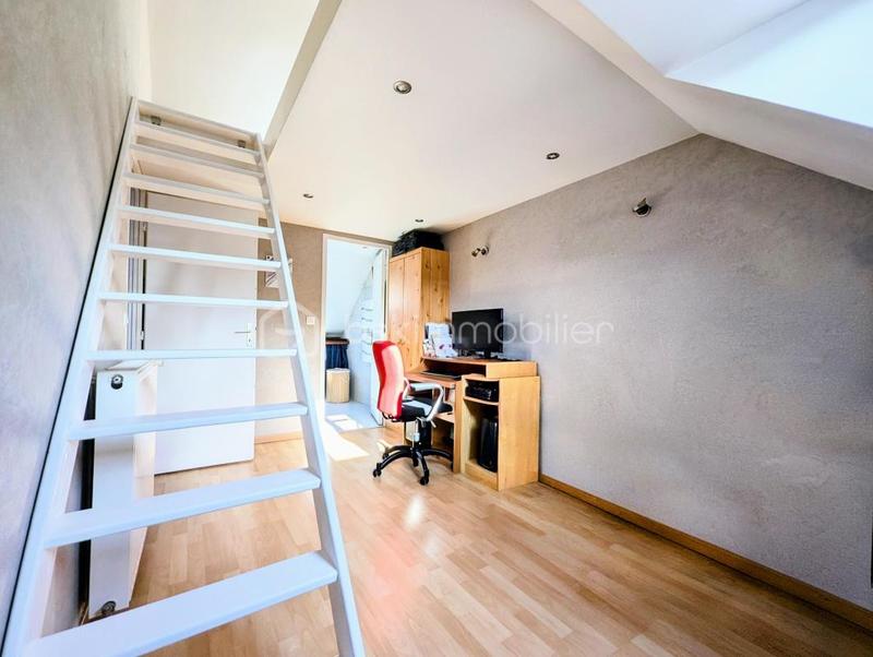Maison - 121 m² - 6 pièces