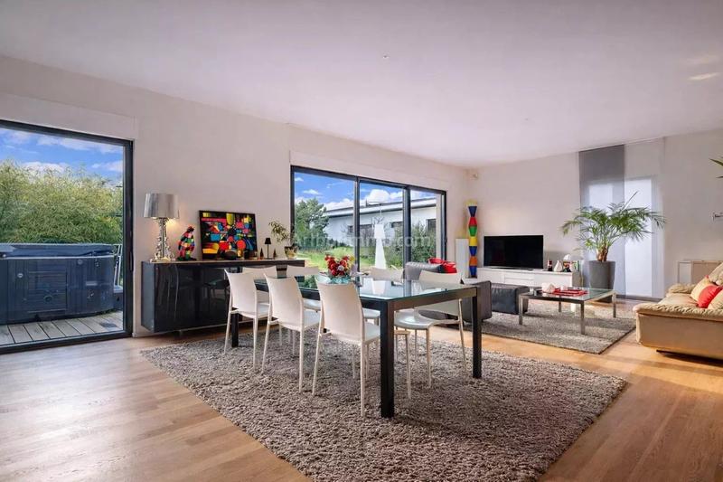 Maison - 170 m² - 6 pièces