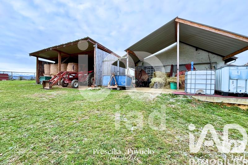 Maison - 279 m² - 9 pièces