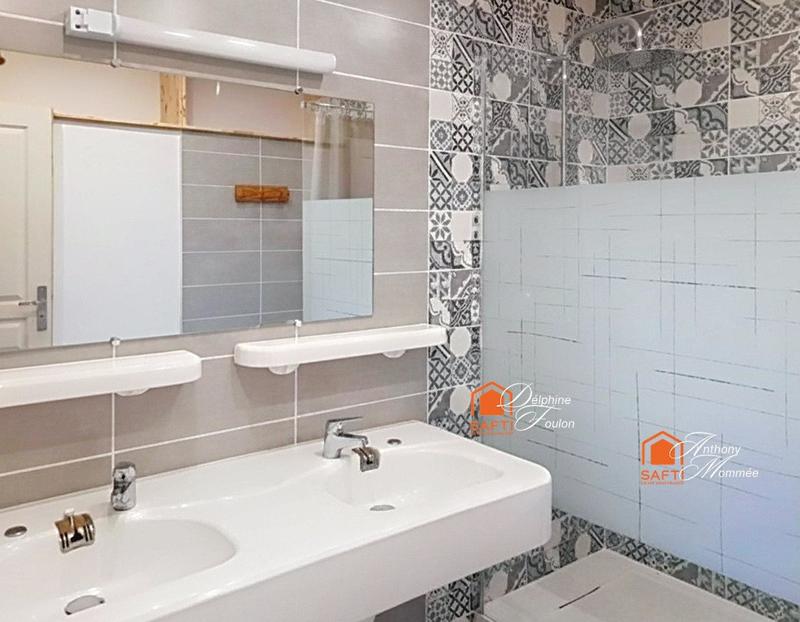 Maison - 234 m² - 10 pièces