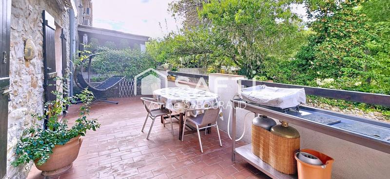 Maison - 190 m² - 5 pièces