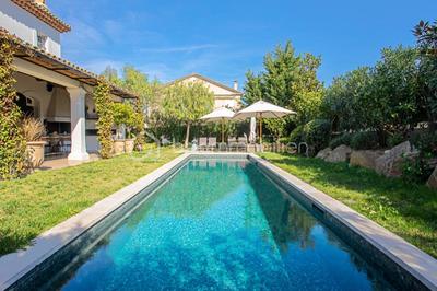 Villa - 210 m² - 5 pièces