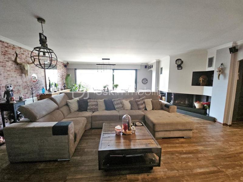 Maison - 205 m² - 7 pièces