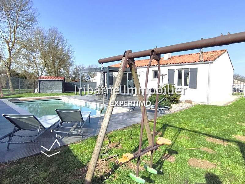 Maison - 93 m² - 5 pièces