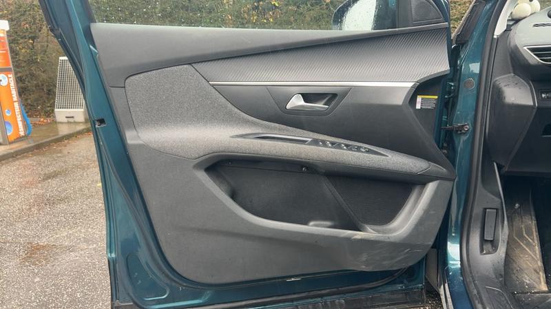 Peugeot 5008 1.5 BlueHDi 130 Eat8 Active Business