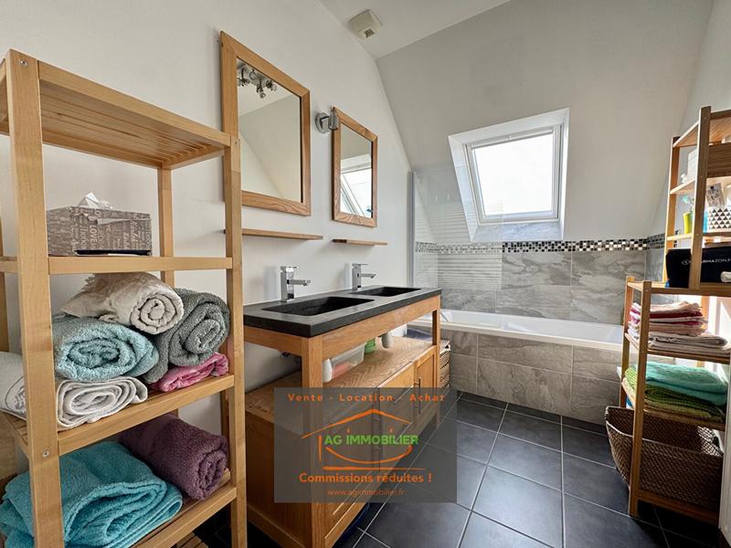 Maison - 121 m² - 6 pièces