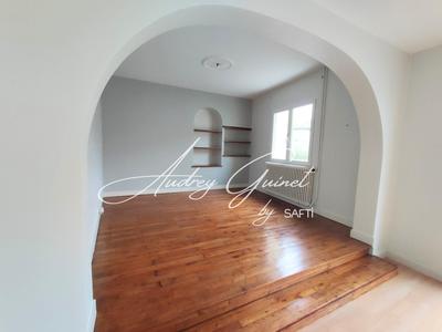 Maison - 109 m² - 6 pièces